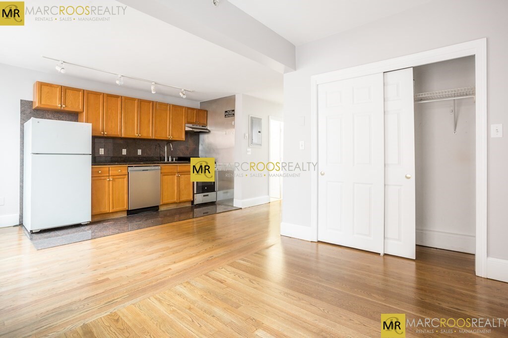 90 Warrenton St, Theatre District