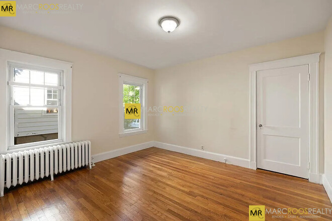 47 Crosby Rd, Chestnut Hill