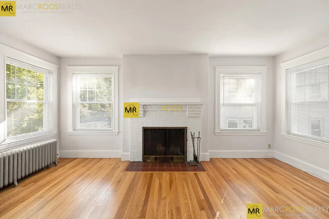 47 Crosby Rd, Chestnut Hill