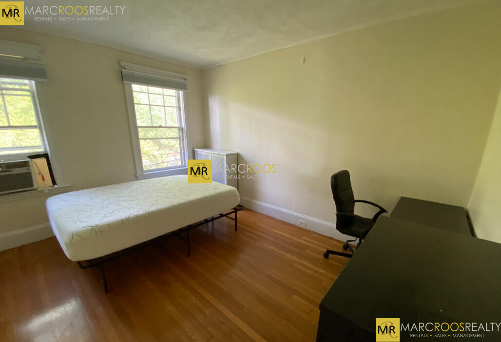 28 Manet Rd, Chestnut Hill