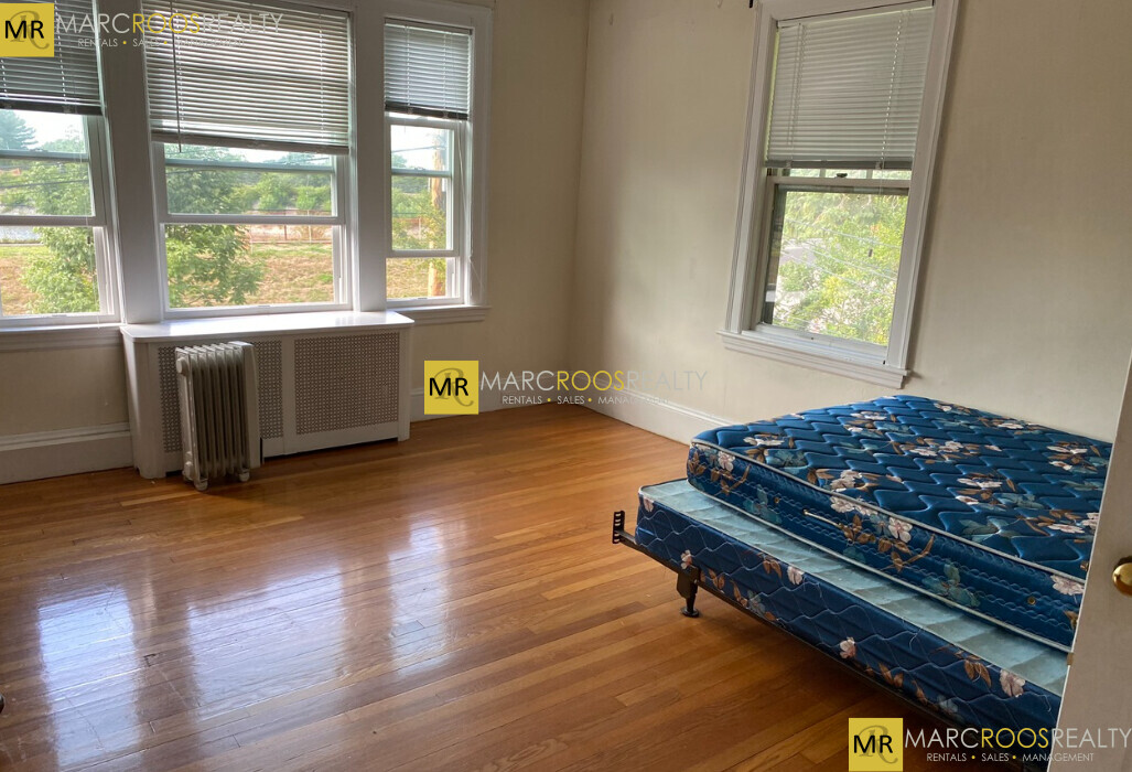 28 Manet Rd, Chestnut Hill