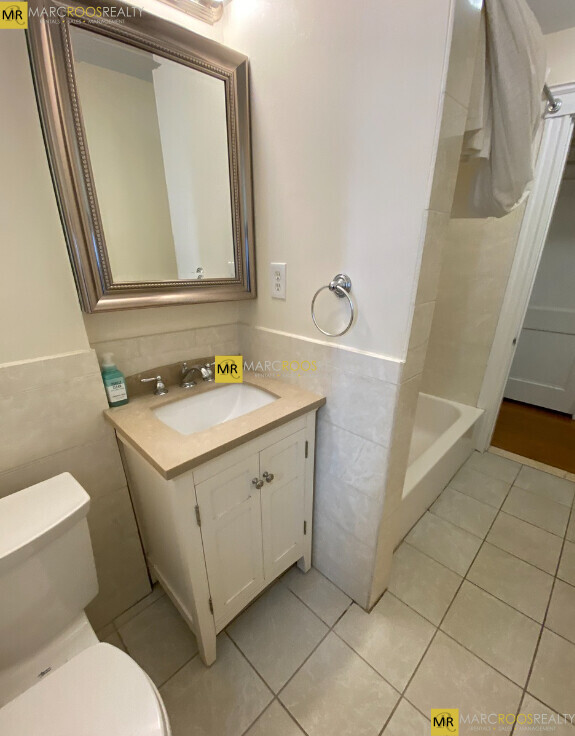 28 Manet Rd, Chestnut Hill