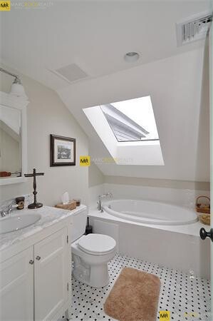 25-27 Crosby Rd, Chestnut Hill