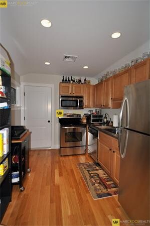 25-27 Crosby Rd, Chestnut Hill