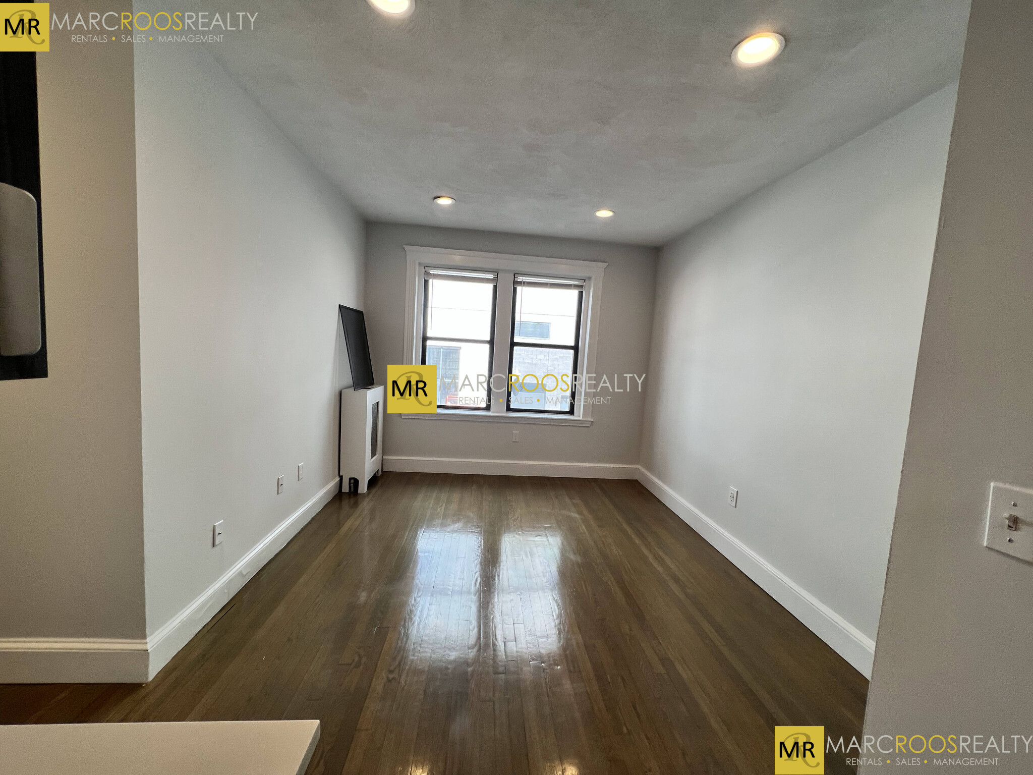 11 Peterborough St, Fenway