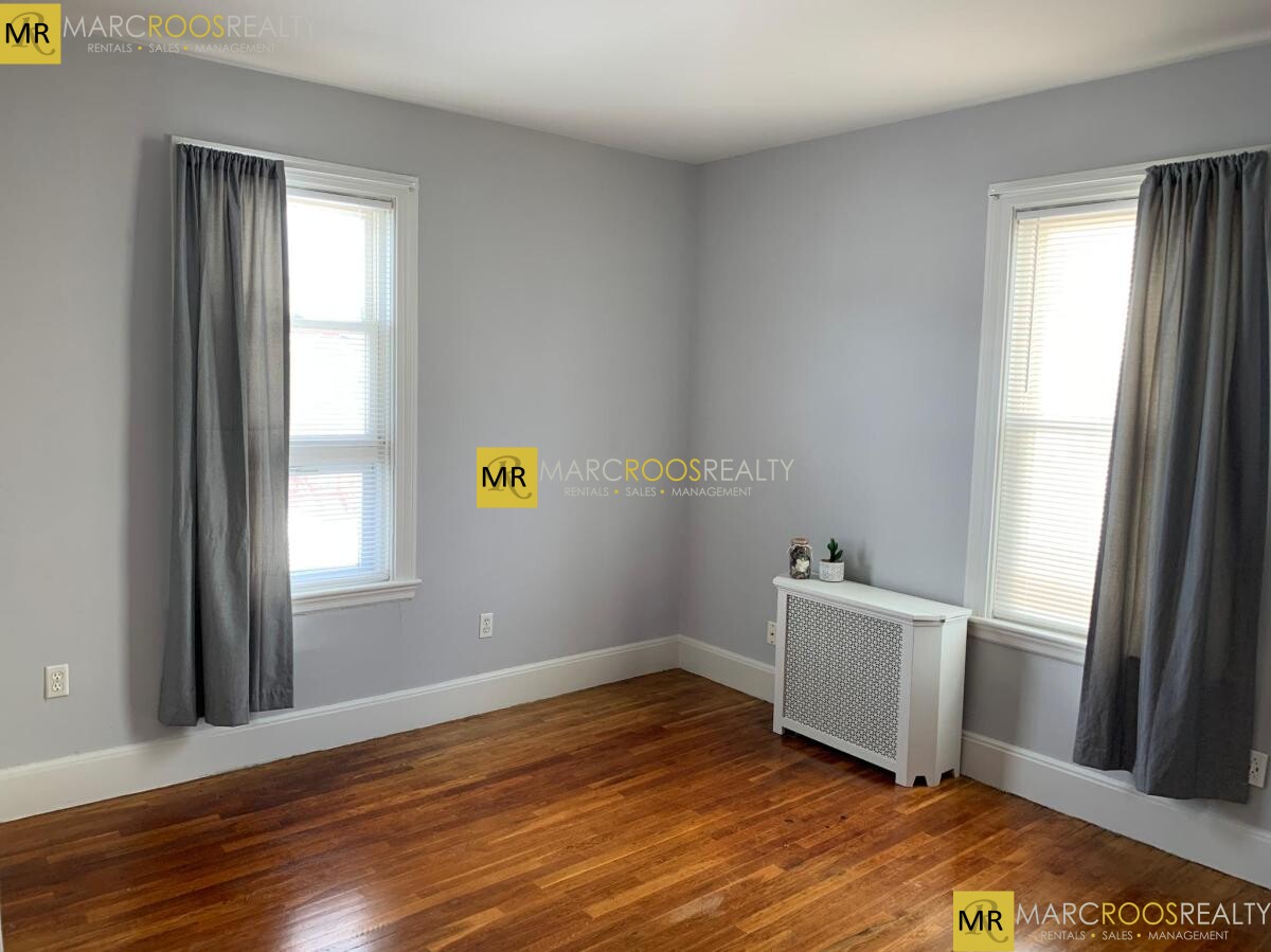 126 Winthrop St, Medford