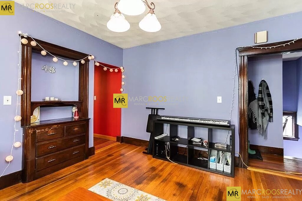48 Sunset Rd, West Somerville