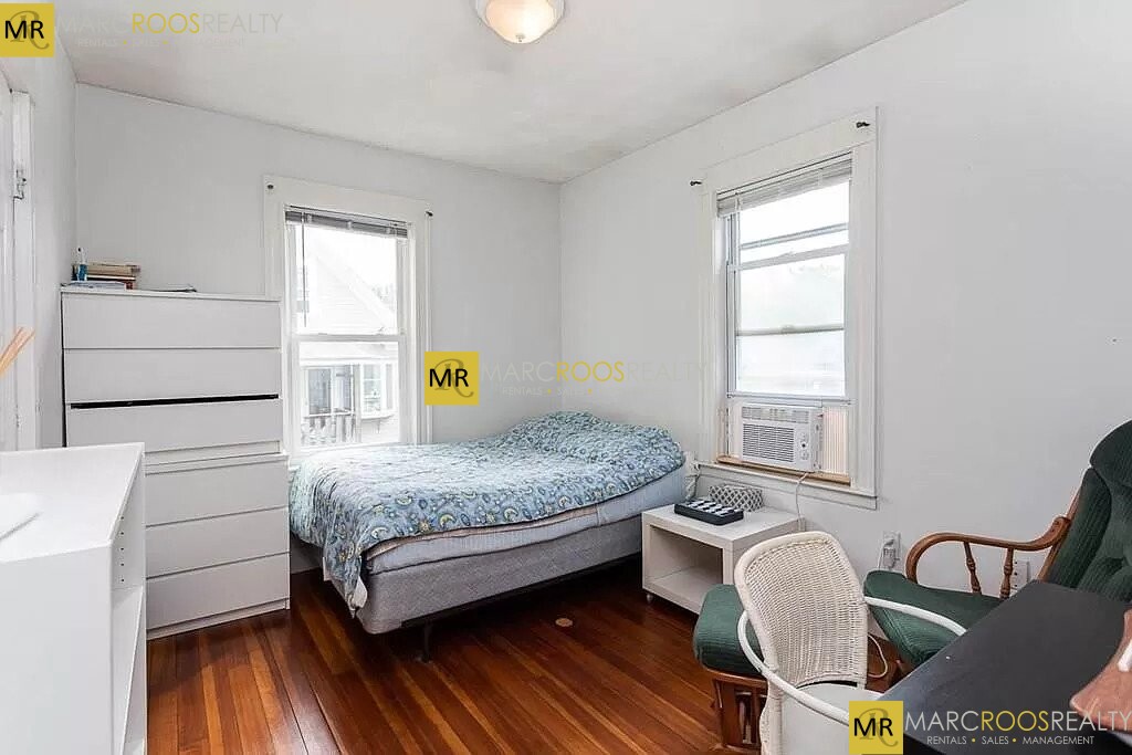 48 Sunset Rd, West Somerville