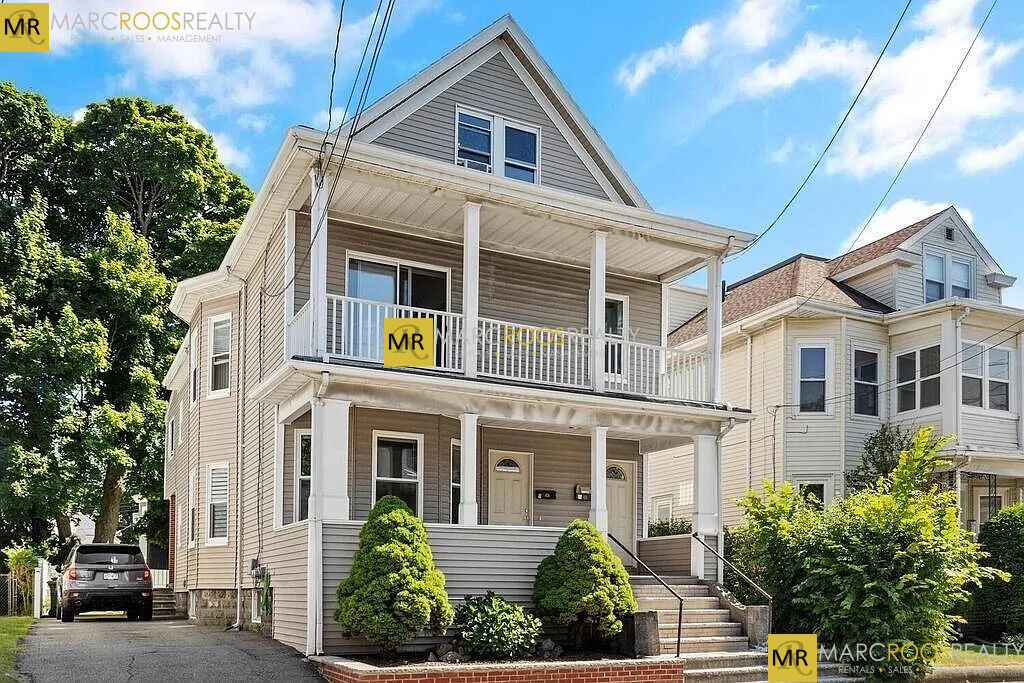 38 George St, Tufts University