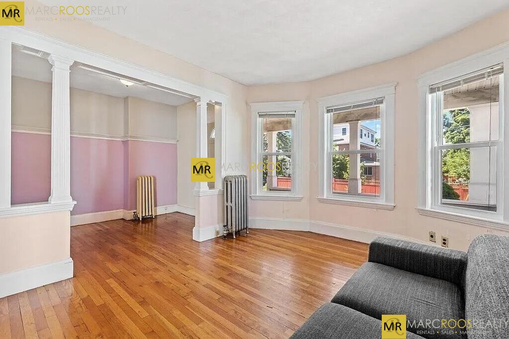 38 George St, Tufts University