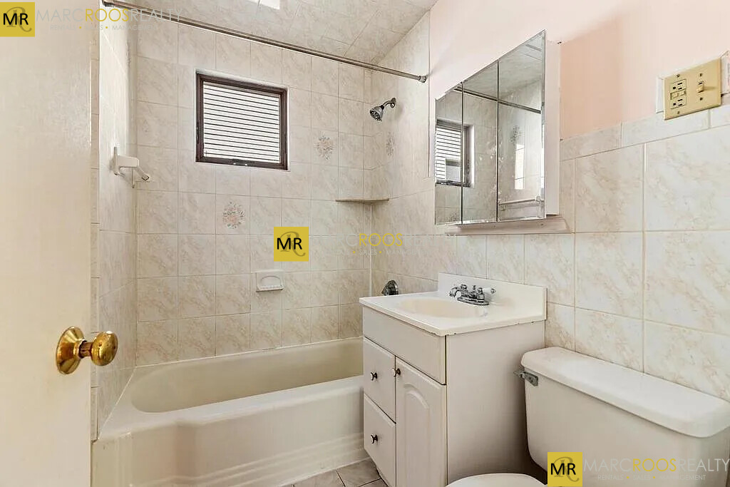 38 George St, Tufts University