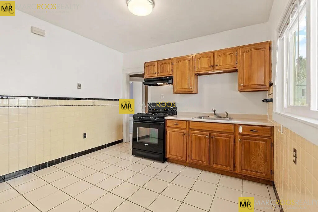 38 George St, Tufts University