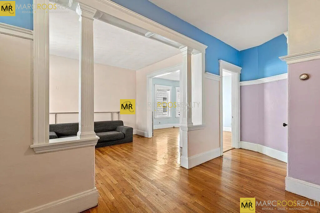 38 George St, Tufts University