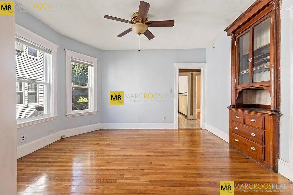38 George St, Tufts University