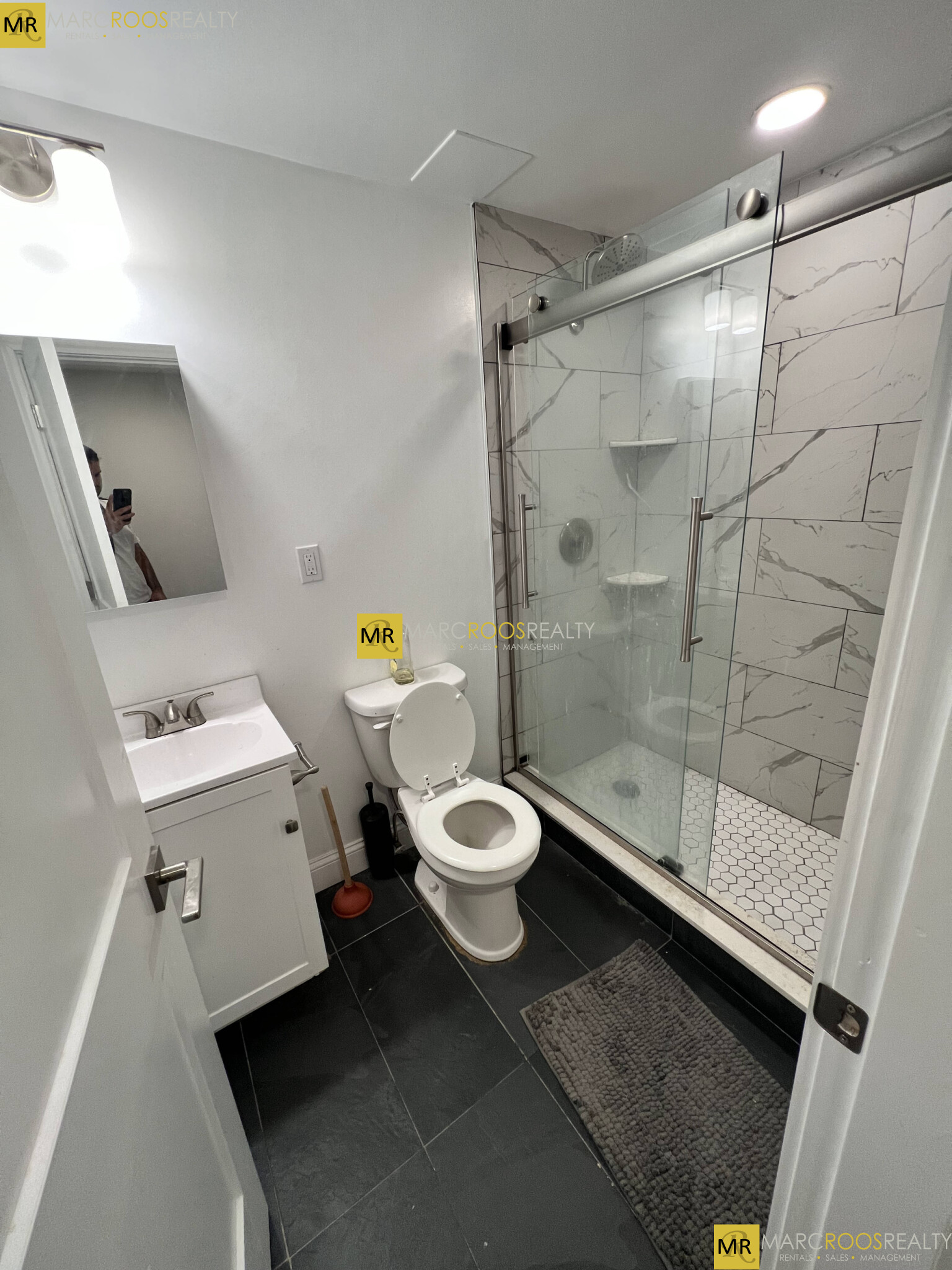 98 Queensberry St, Fenway