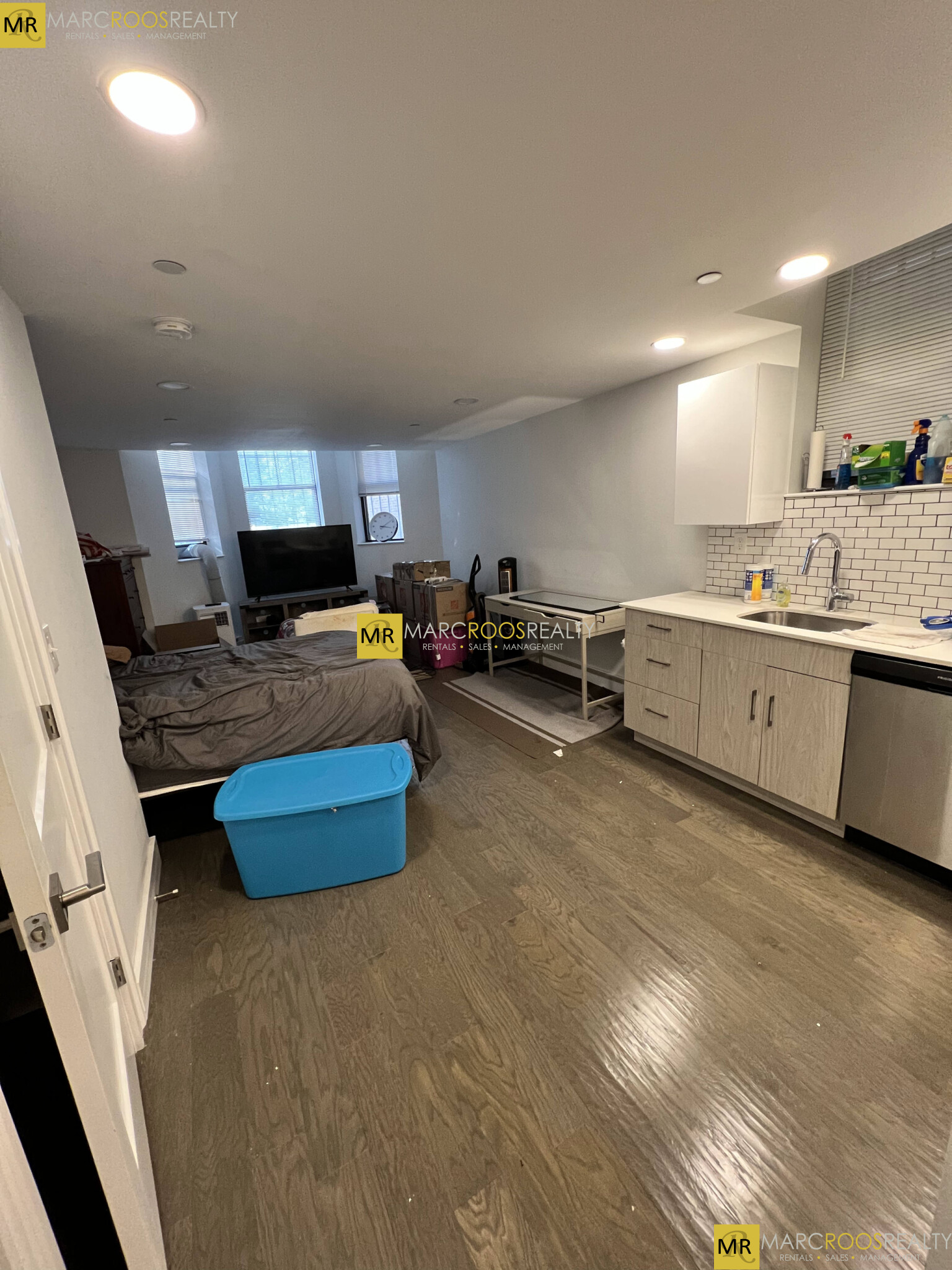 98 Queensberry St, Fenway