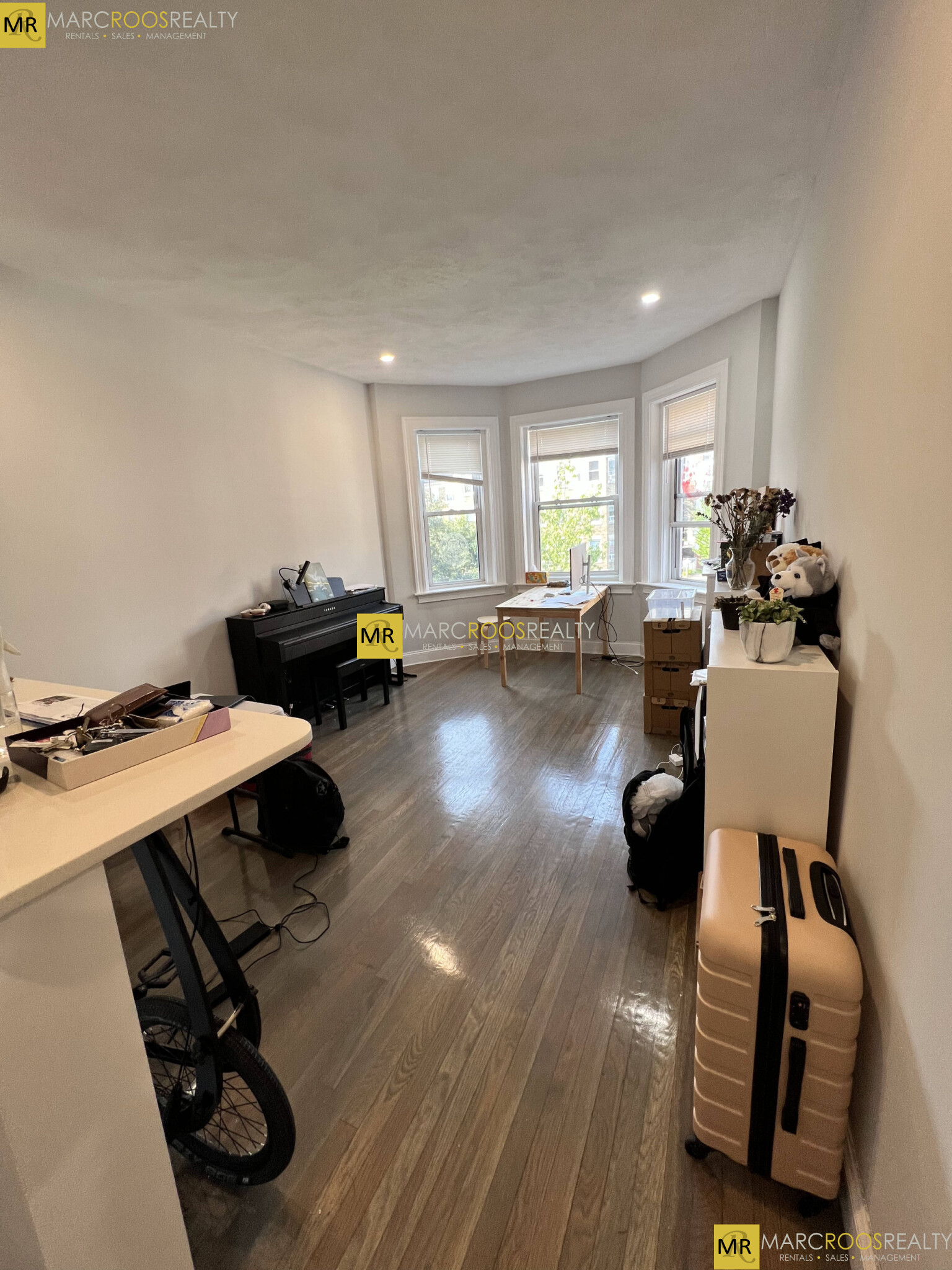 100 Queensberry St, Fenway