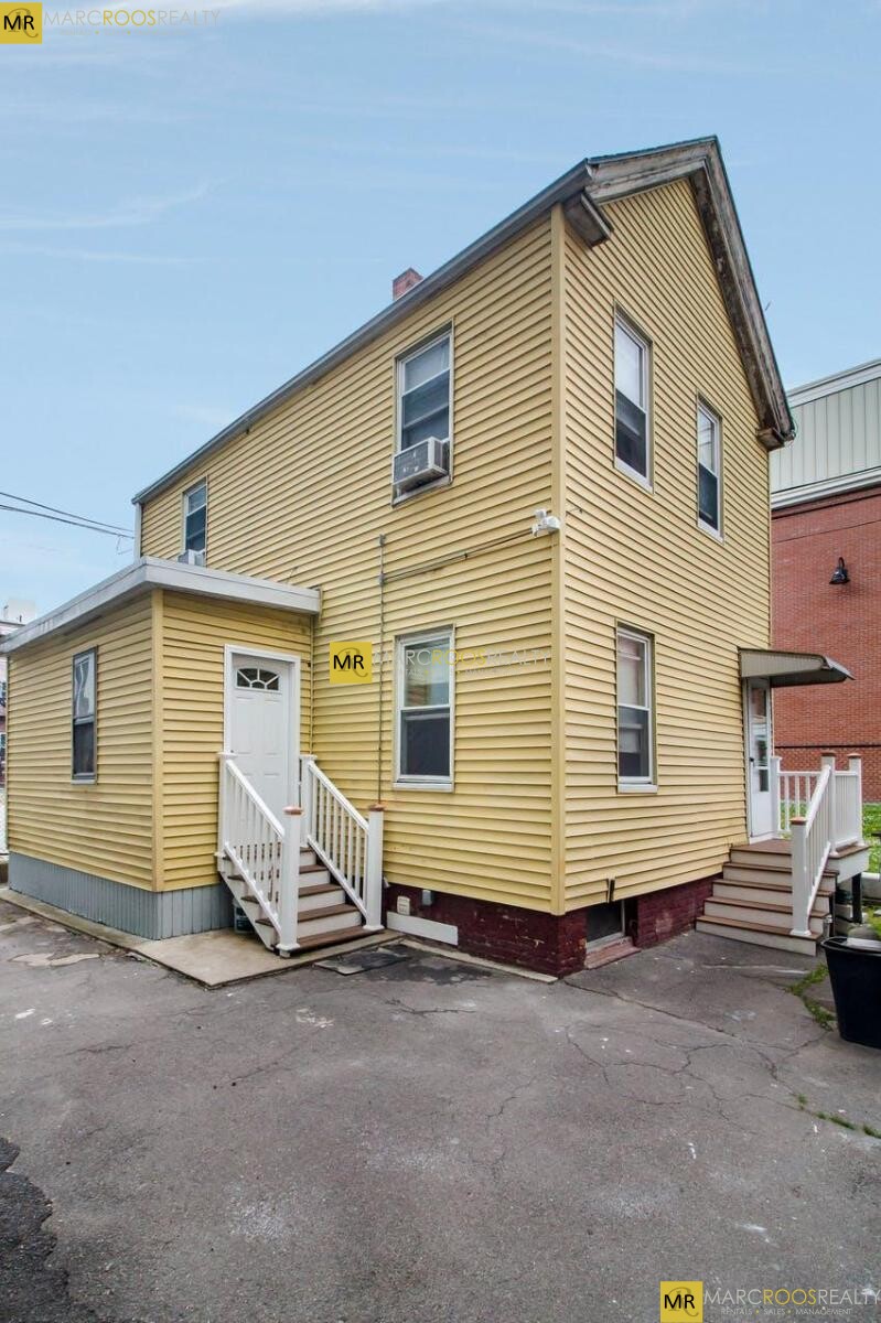 162R Chelsea St, East Boston
