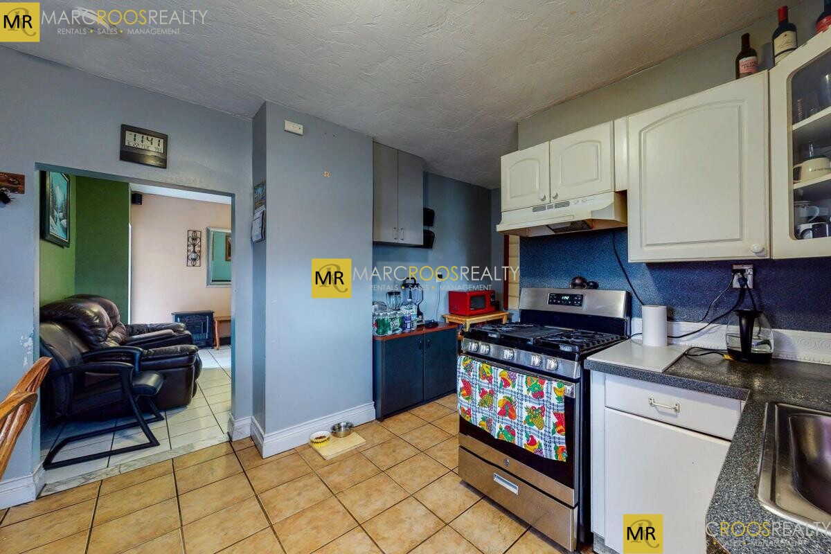 162R Chelsea St, East Boston