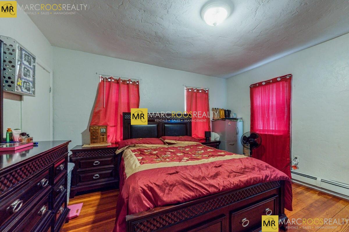 162R Chelsea St, East Boston