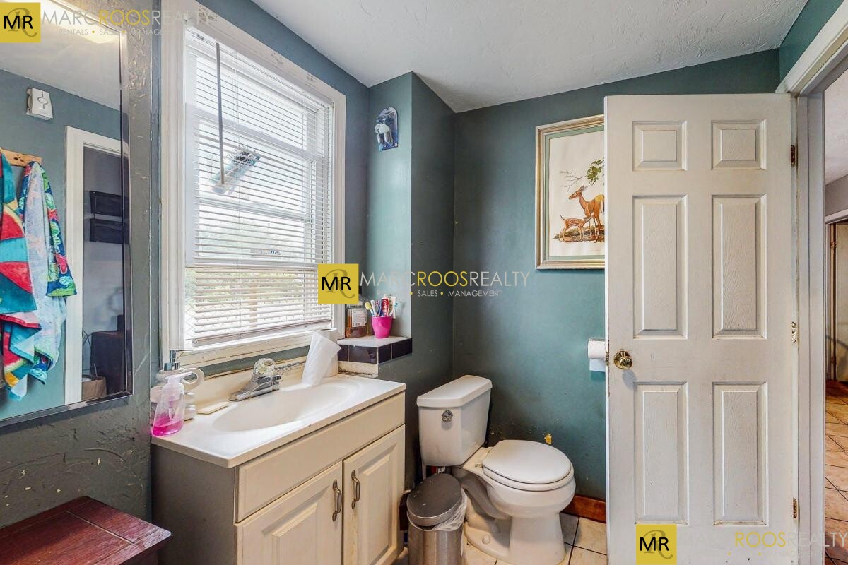 162R Chelsea St, East Boston