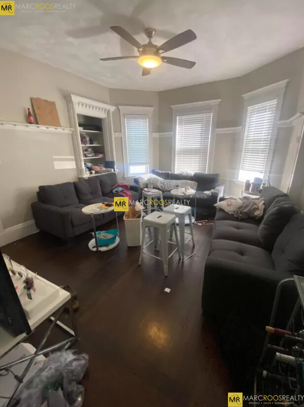 69 Bromfield Rd, Tufts