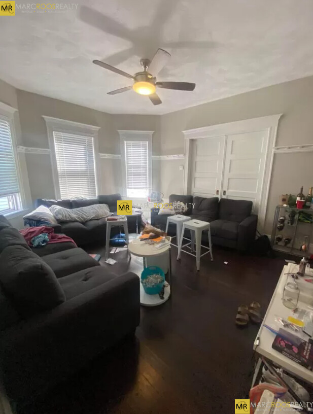 69 Bromfield Rd, Tufts