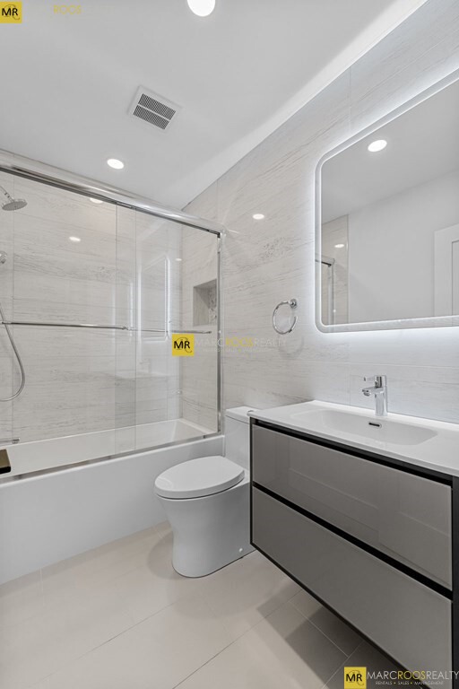 535 Newbury St, Fenway