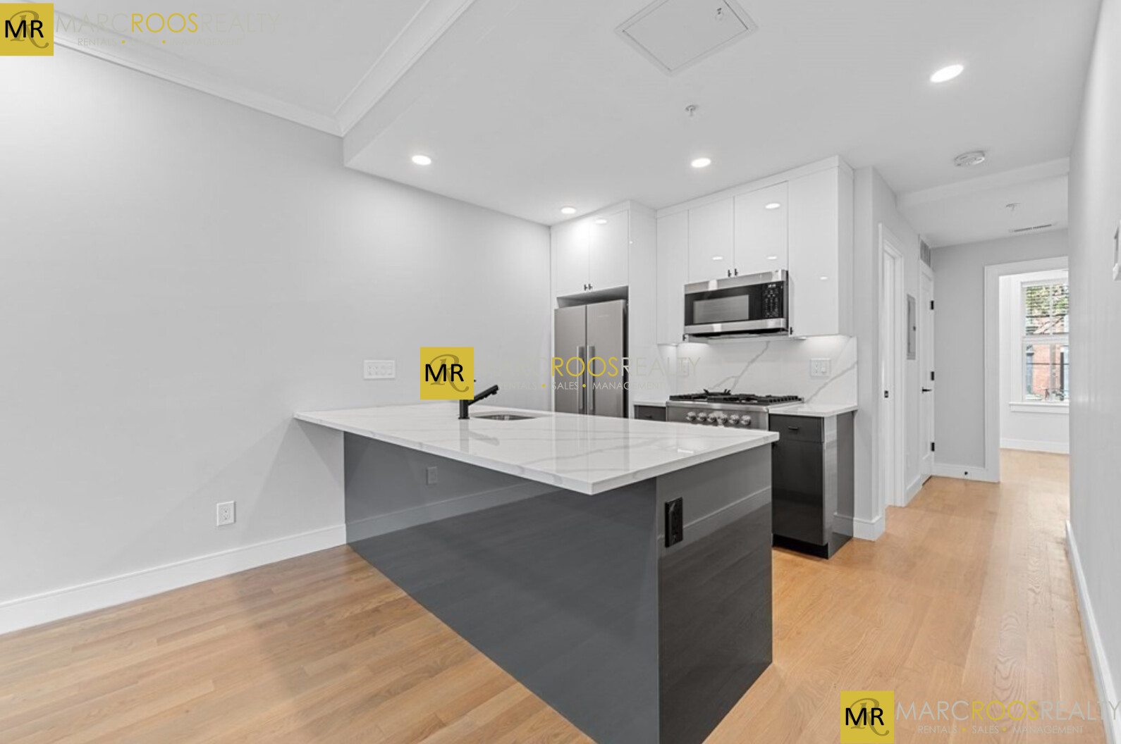 535 Newbury St, Fenway