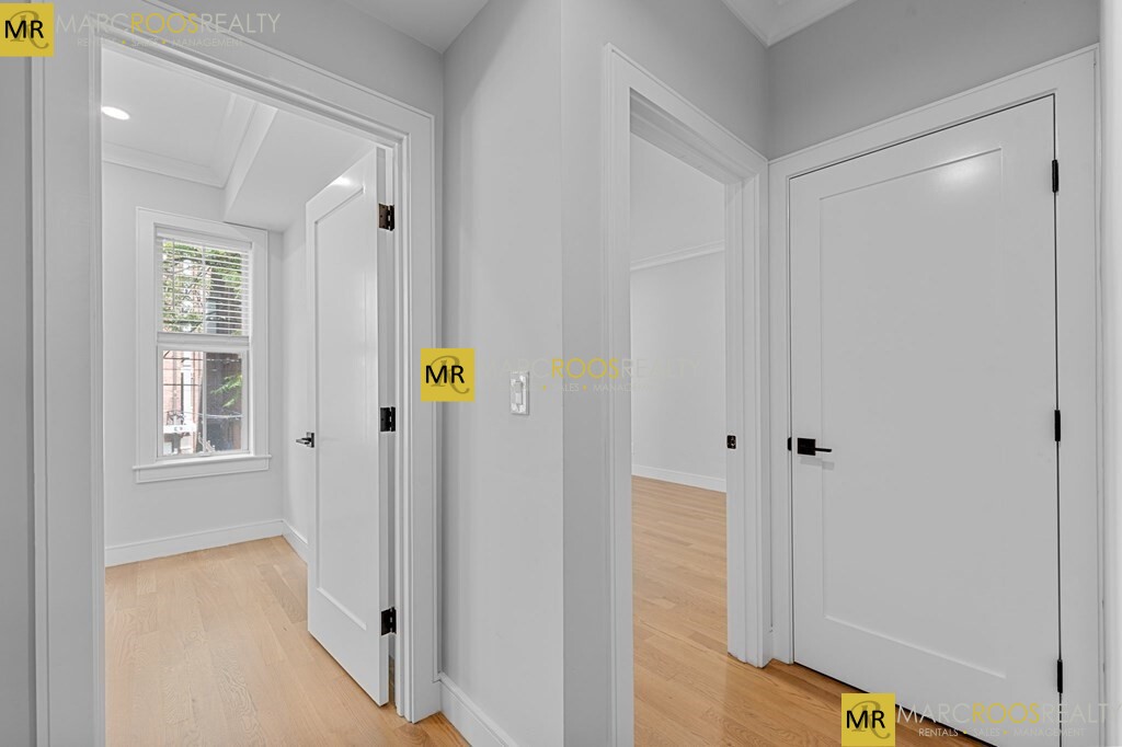 535 Newbury St, Fenway