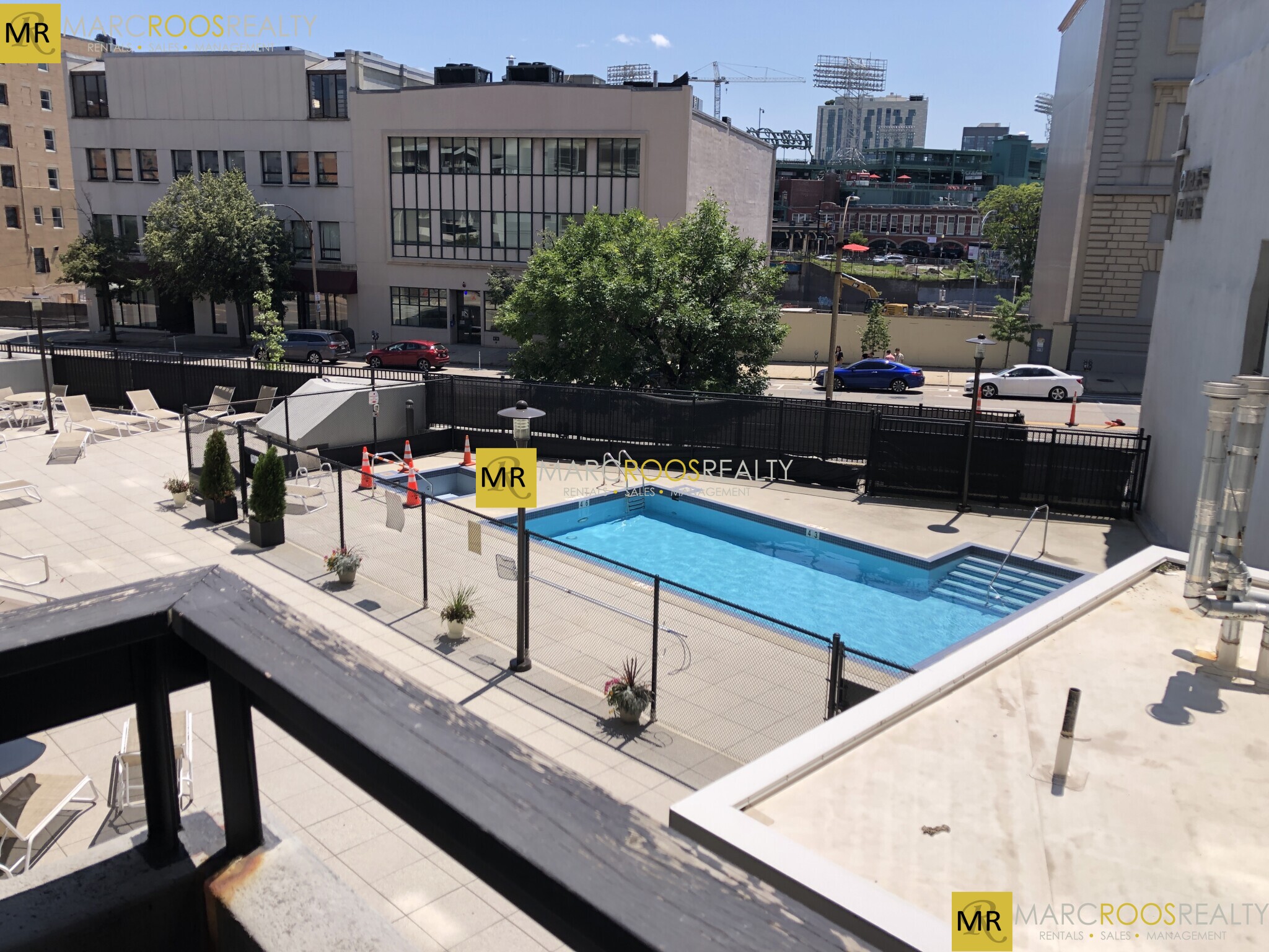 566 Commonwealth Ave, Fenway