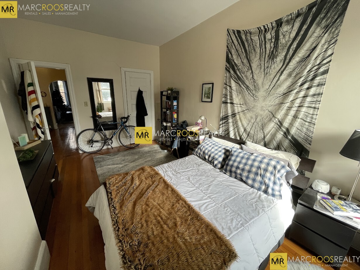 1489 Beacon St, Griggs Park