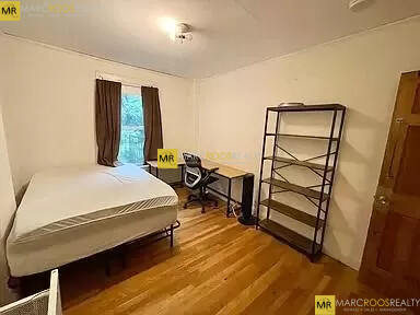 Photo 4 of 688 Parker St. Unit 2