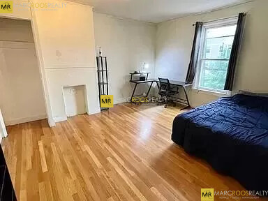 Photo 6 of 688 Parker St. Unit 2