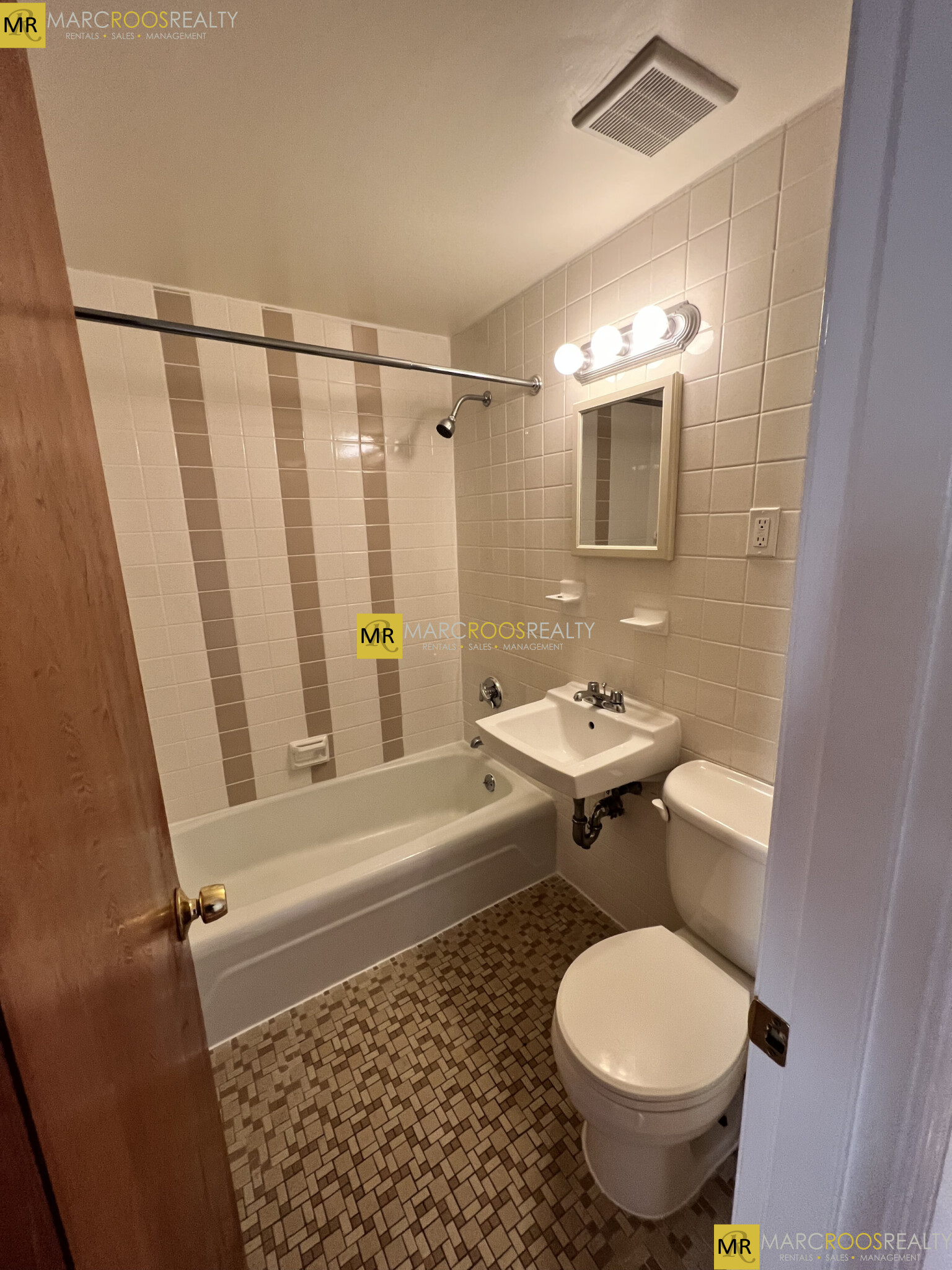 168 North Beacon St, Oak Square