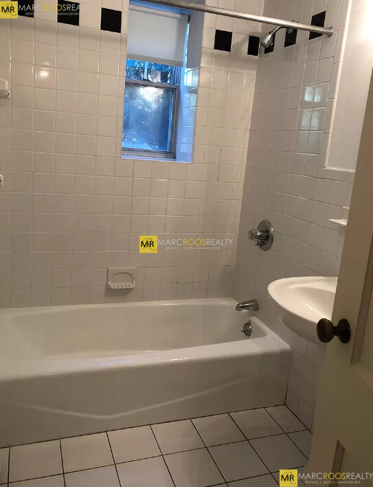 182 Church St, Newton Corner