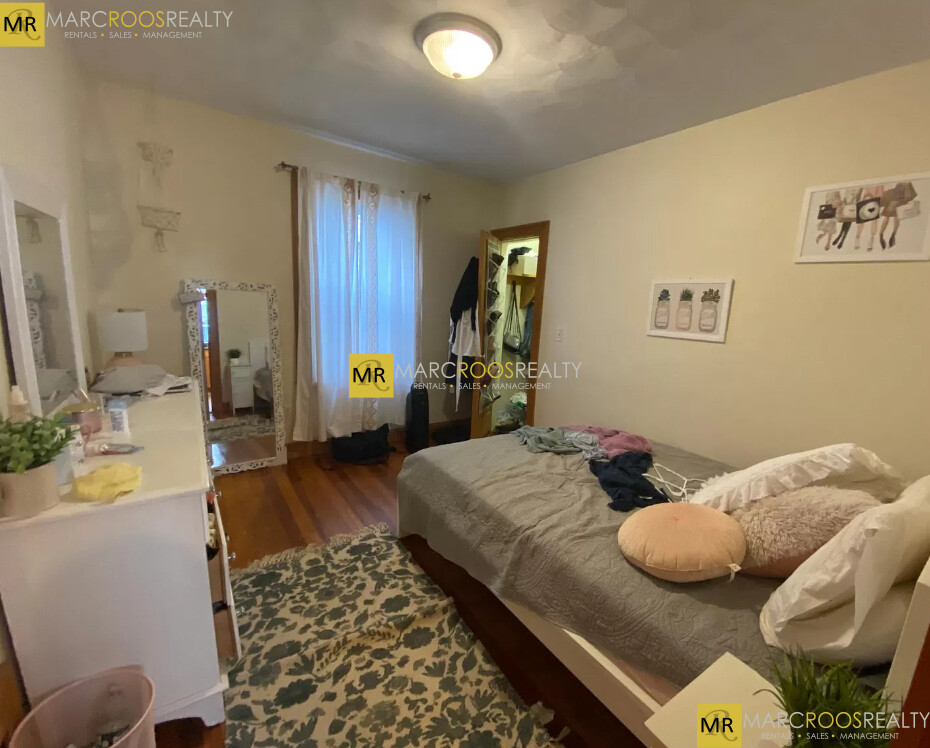 Photo 9 of 41 Montfern Ave. Unit 1