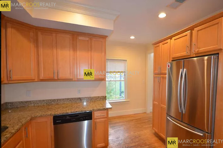 Photo 4 of 27 Lothrop St. Unit 2