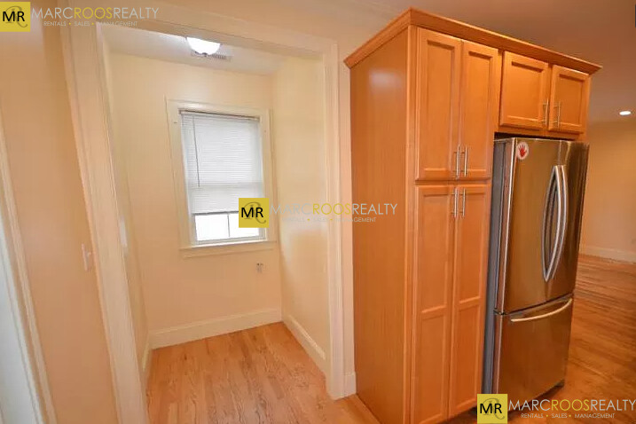 Photo 5 of 27 Lothrop St. Unit 2