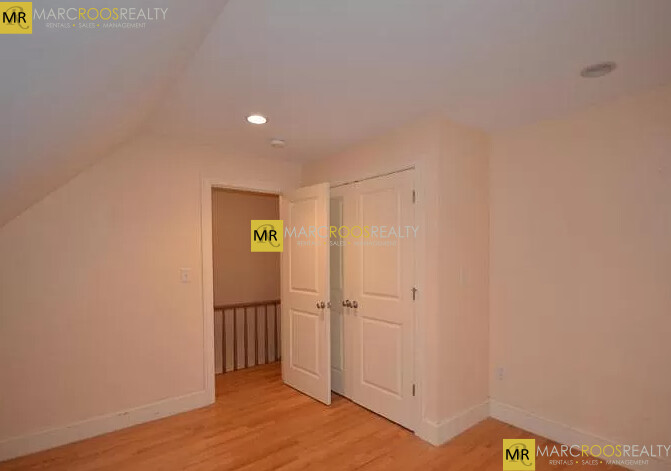 Photo 8 of 27 Lothrop St. Unit 2