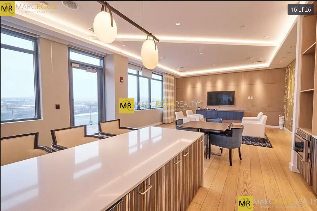 80 Fenwood Rd, Longwood