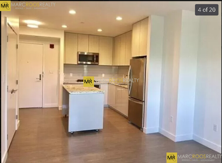 80 Fenwood Rd, Longwood