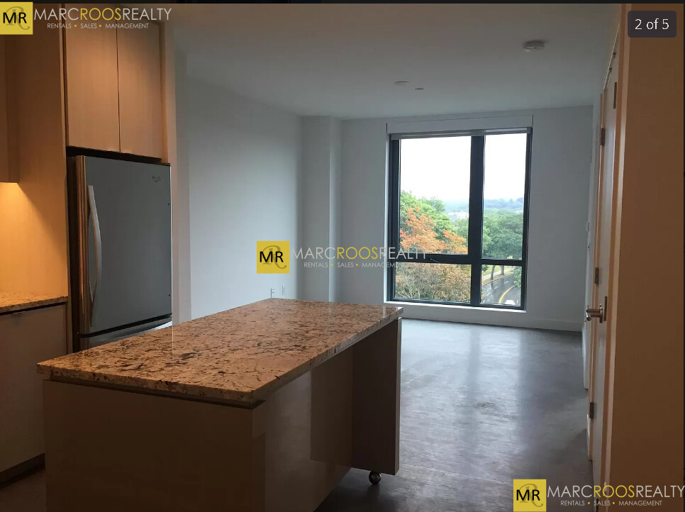 80 Fenwood Rd, Longwood