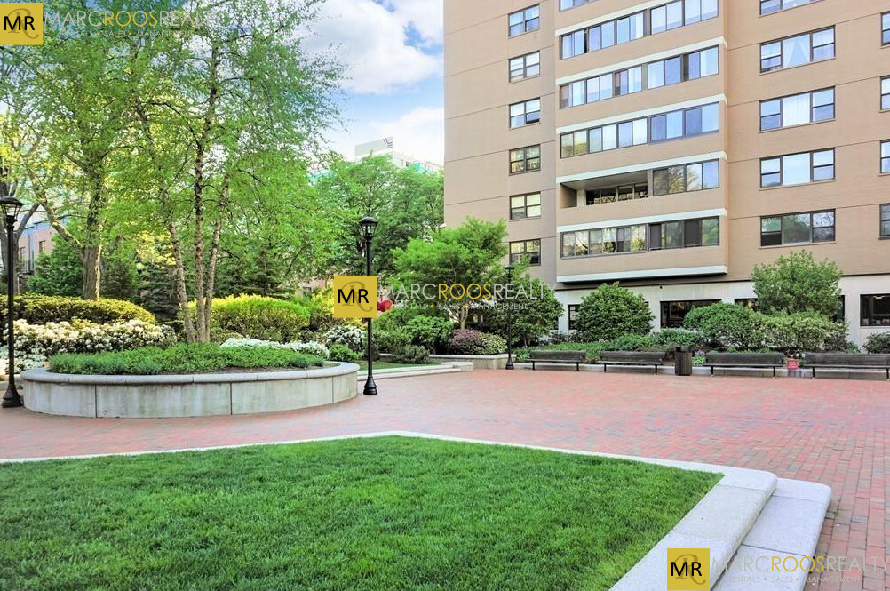 6 Whittier Pl, West End