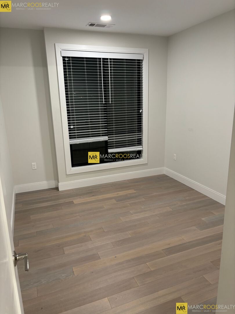 152 Liverpool St, East Boston