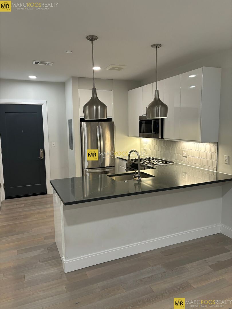 152 Liverpool St, East Boston