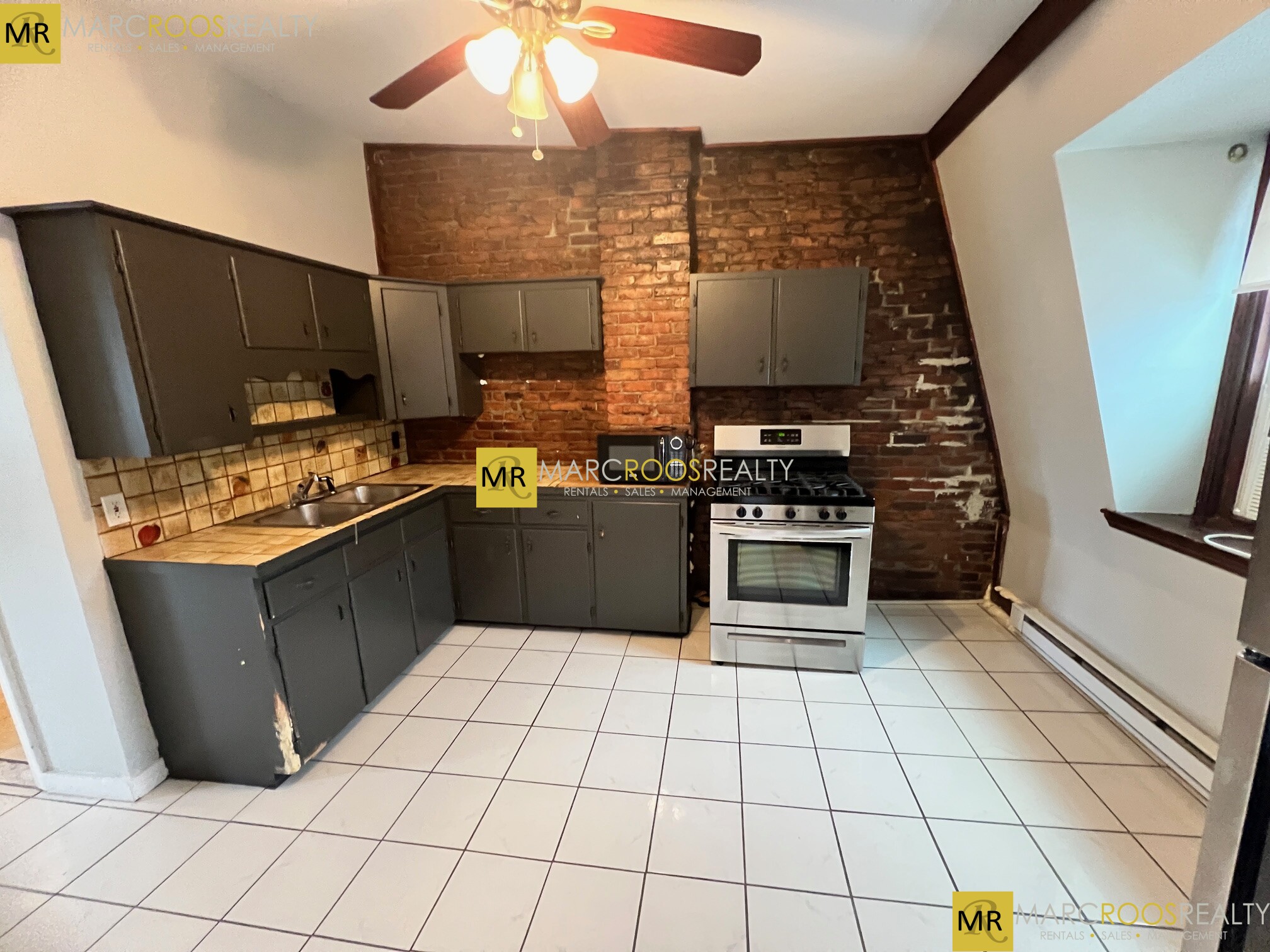 62 Chelsea St, East Boston