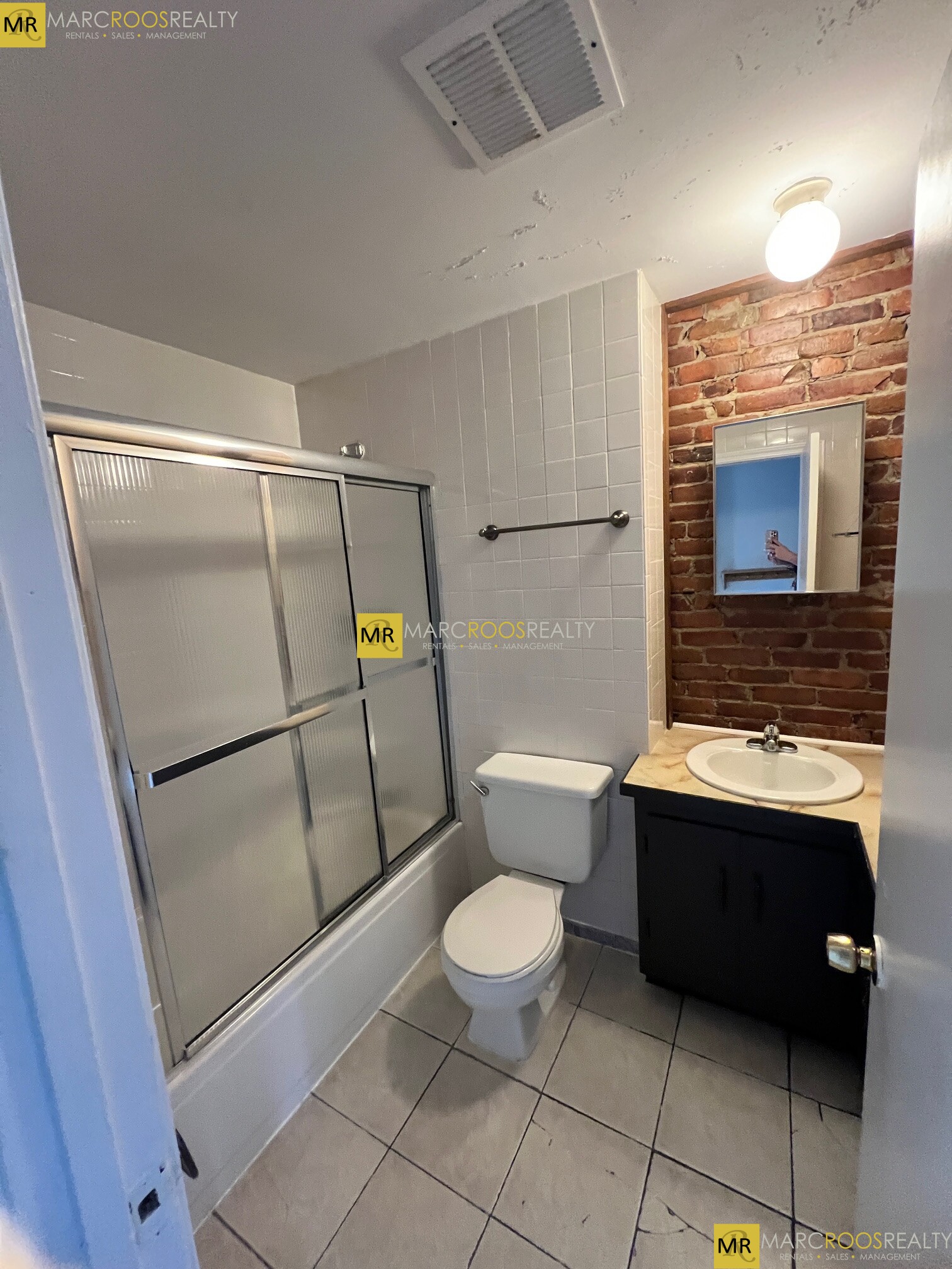 62 Chelsea St, East Boston