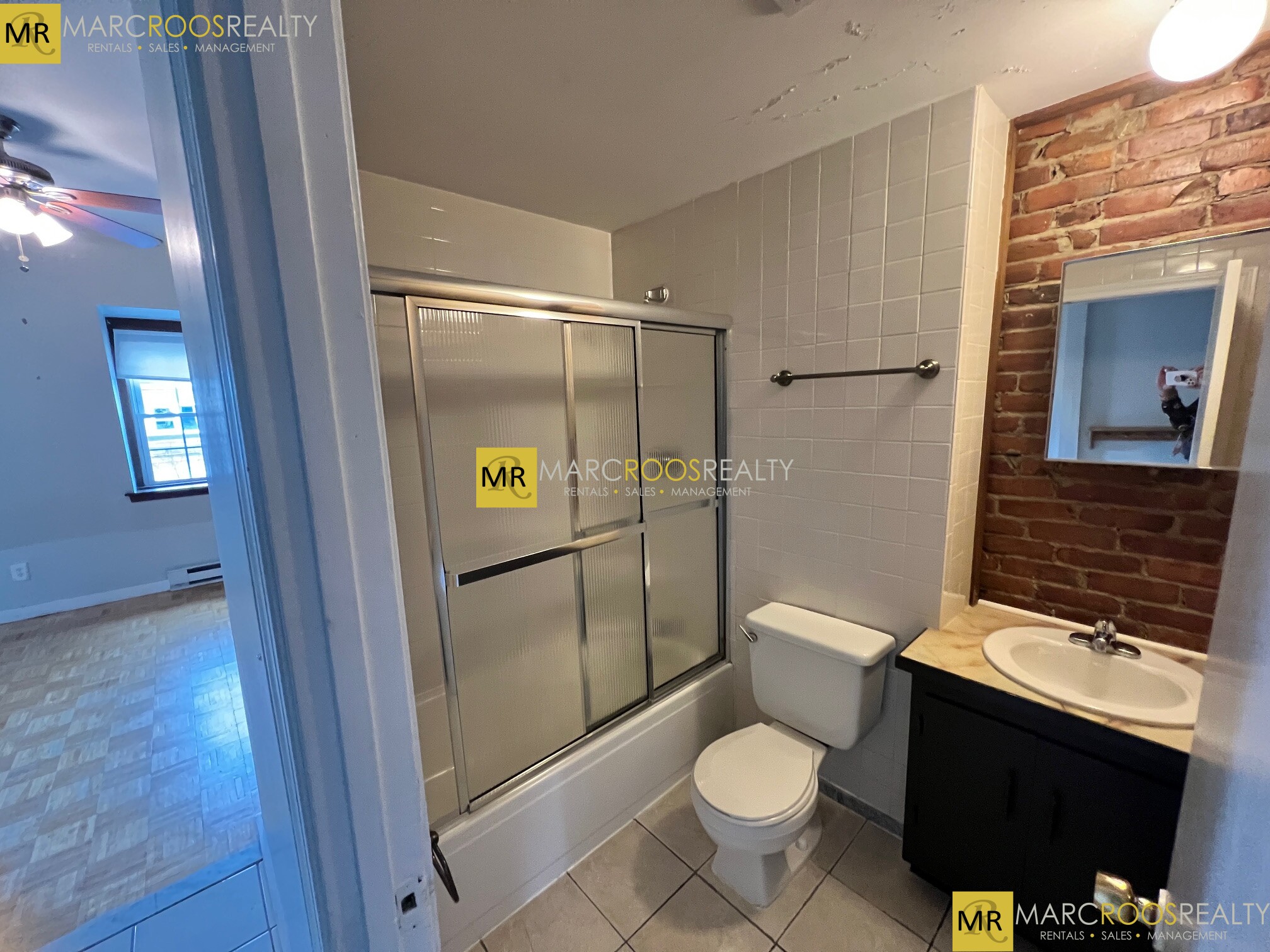 62 Chelsea St, East Boston