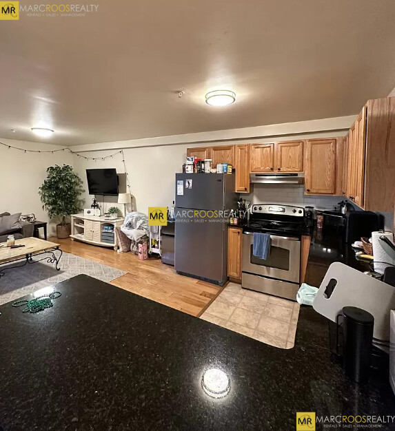 https://ygl-photos.s3.us-west-004.backblazeb2.com/75W65e7424558519.jpg